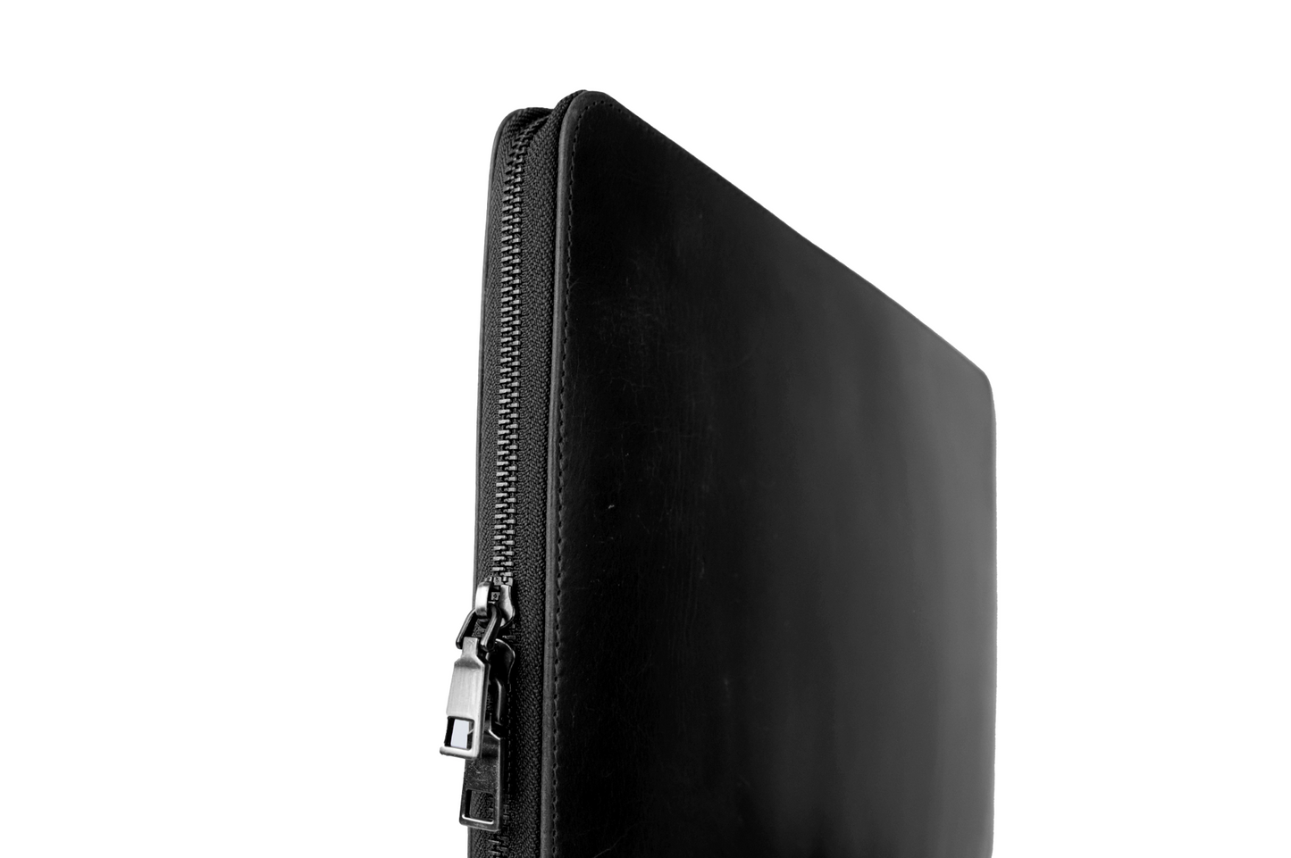 The Atlas-Leather Zipper Laptop Sleeve Black