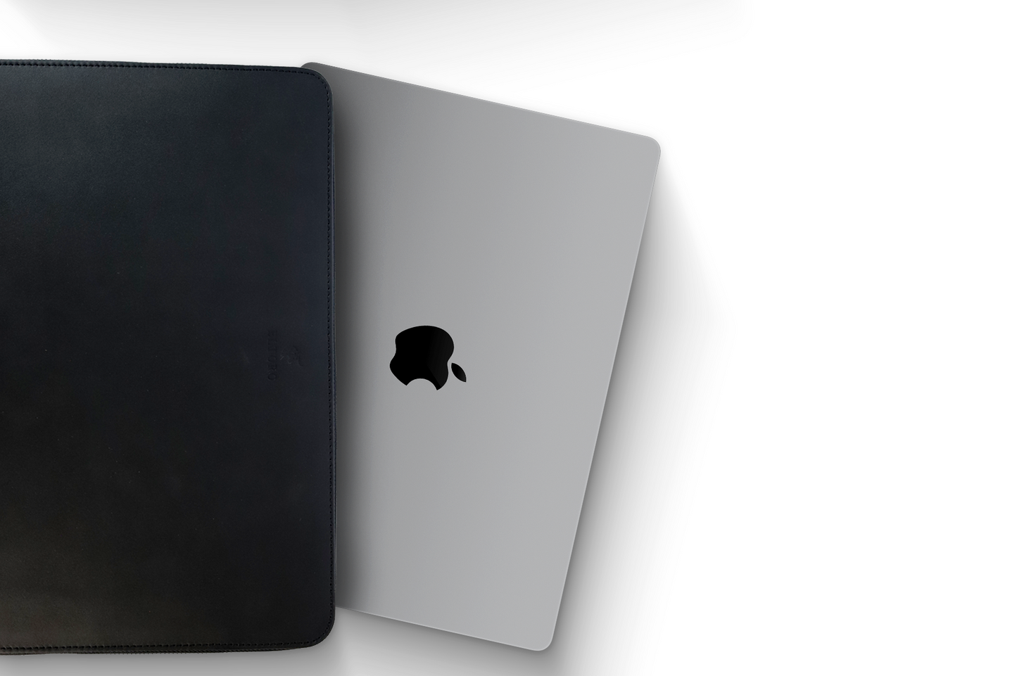 The Atlas-Leather Zipper Laptop Sleeve Black